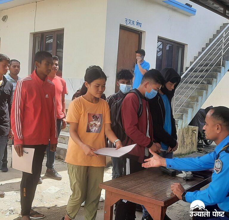 ताप्लेजुङमा १ हजार बढीले दिए म्यादी प्रहरीका लागि आबेदन,स्थानीय तहभन्दा आबेदन दिनेको संख्या ६ सय कम