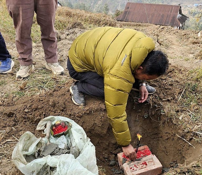 मैवाखोलामा बहुउद्देश्यीय कभर्डहल निर्माण सुरु