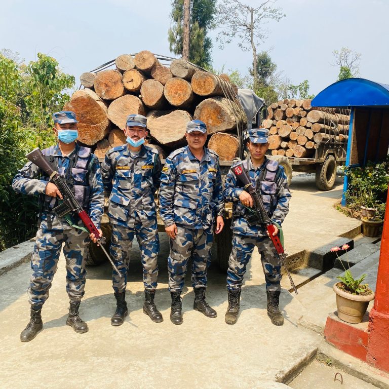 सशस्त्र प्रहरीद्धारा ताप्लेजुङमा गोलिया सहित चार ट्रयाक्टर नियन्त्रणमा