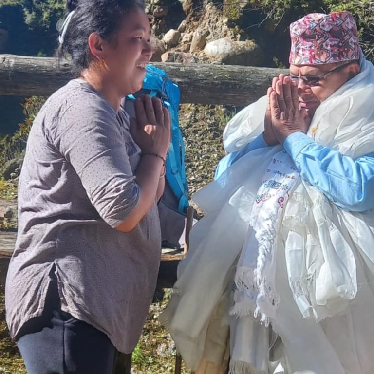 डिवीसर ! जसले कहिल्यै  सुगमतिरको सरुवा सोच्नु भएन,३८ बर्ष एकै बिद्यालयमा बिताउनुभयो