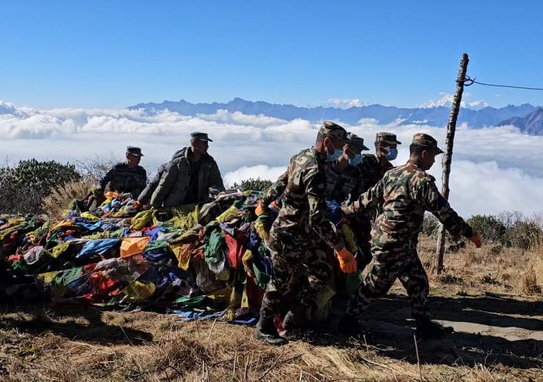 पाथीभरा मन्दिरबाट करिव एक हजार किलो फोहोर संकलन गरी व्यवस्थित बिर्सजन गरियो