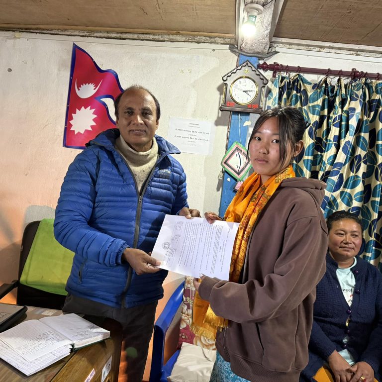 रिड नेपालद्धारा ताप्लेजुङको दुर्गम क्षेत्रका ७ बिद्यार्थीलाई उच्च शिक्षाका लागि छात्रबृत्ति प्रदान