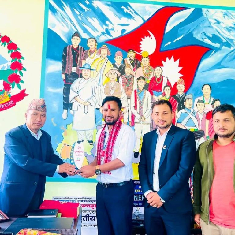 पाथीभरा याङवरकमा सेजुवाल चैत महिनाको उत्कृष्ट कर्मचारी