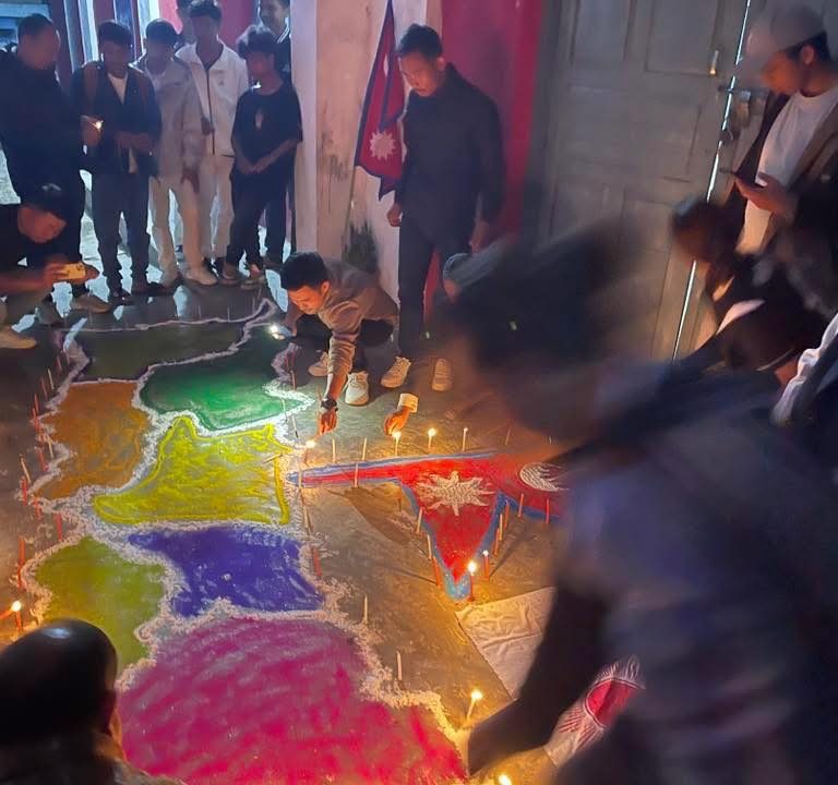 गणतन्त्र दिवसमा एमाले ताप्लेजुङद्धारा दीप प्रज्वलन