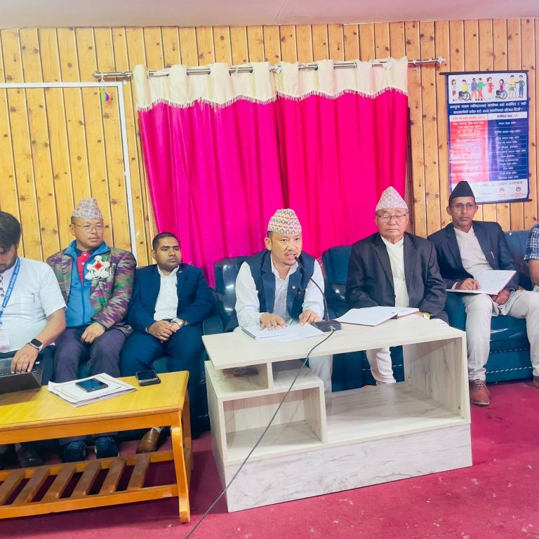 आन्दोलनका कारण अबरुद्ध भएको पढाई भरणका लागि आठराई त्रिबेणीमा बर्षे बिदामा समेत ७ दिन पढाई हुने