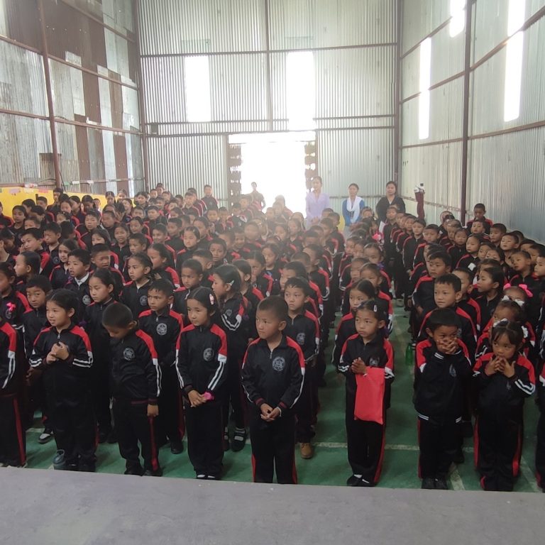 ताप्लेजुङ बुद्ध बोर्डिङ स्कुलमा जङ्क फुड निशेध,सातामा एकदिन ‘पेपरलेस’ गरेर जीवन उपयोगी सिकाई