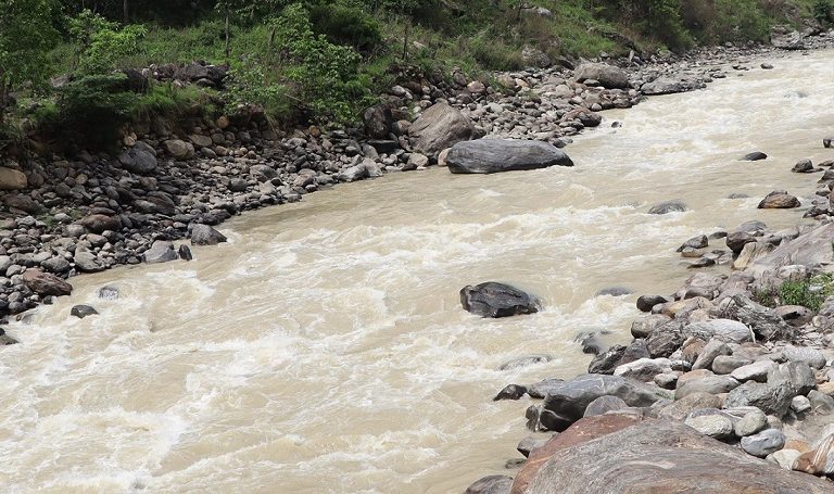 तमोर नदीमा बालिका बेपत्ता