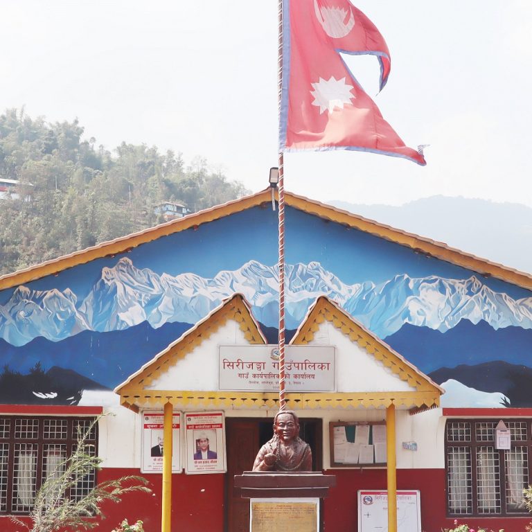 सिरीजङ्गामा लक्षित समूहलाई निःशुल्क एम्बुलेन्स,महिलाका नाममा व्यवसाय दर्ता भए आधा शुल्क मिनाह