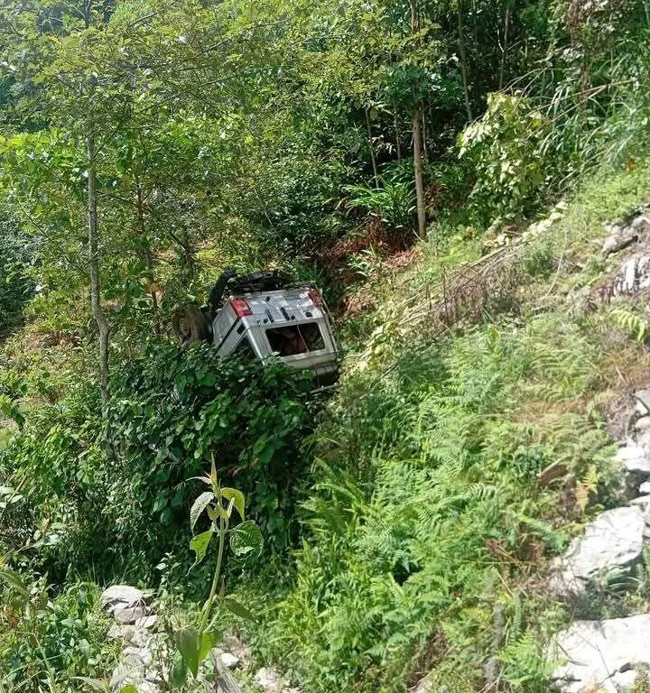 ताप्लेजुङको फावाखोलामा सवारी दुर्घटना,एकको मृत्यु,एक घाइते