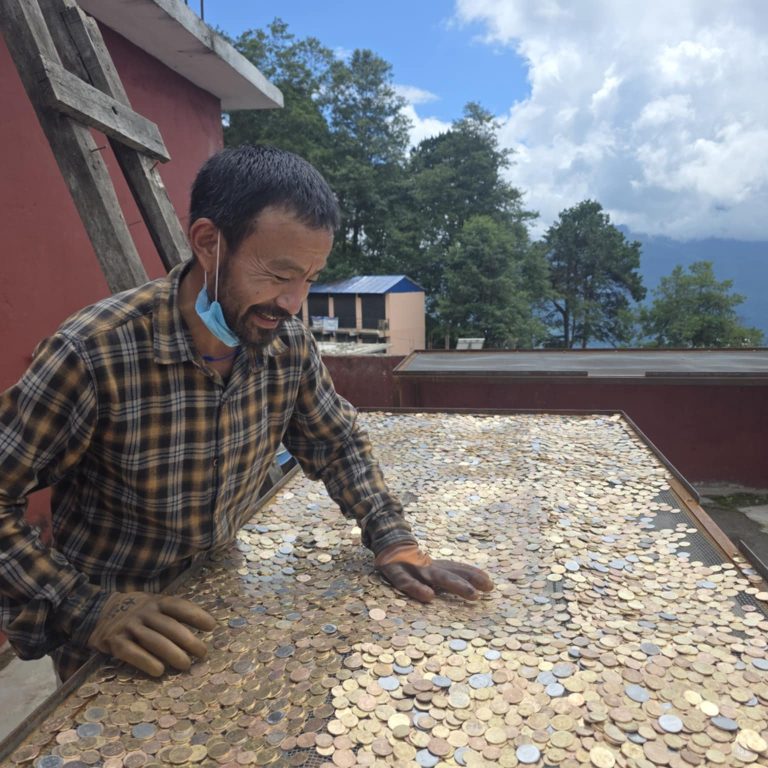 डिर्पाटमेन्ट स्टोर्स र भाटभटेनीसम्मले गर्न थाले पाथीभरामा संकलित नेपाली सिक्काको माग
