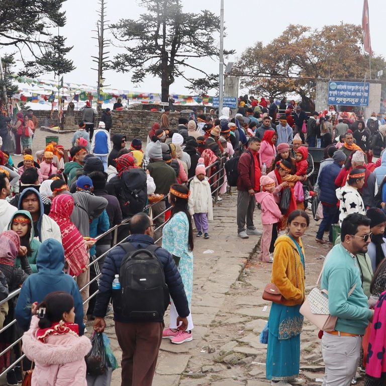 मंगलबार झण्डै तीन हजार भक्तजनले गरे पाथीभरा दर्शन