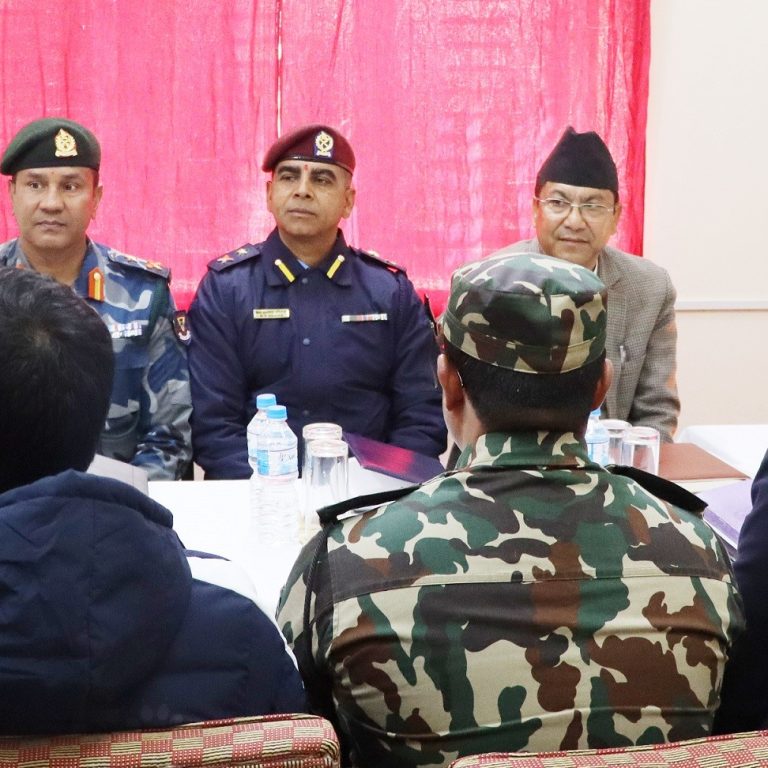 प्रधानमन्त्री कार्कीद्वारा निर्वाचनका विषयमा परामर्श