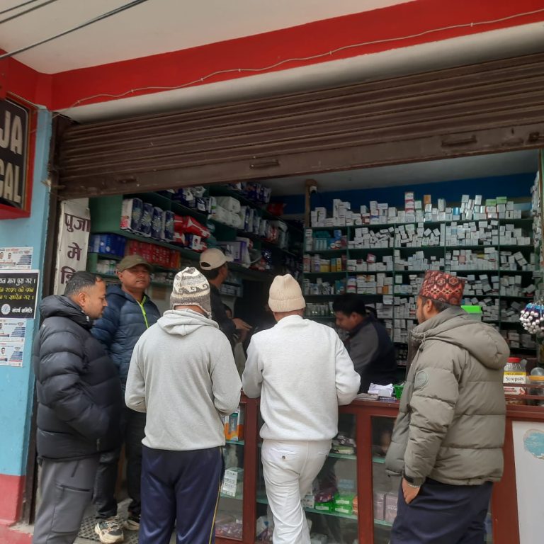 ताप्लेजुङमा मेडिकल अनुगमन,आमाको दुध प्रतिस्थापन गर्ने सामग्री सार्वजनिक स्थलमा राखी बिक्री गर्न नपाइने