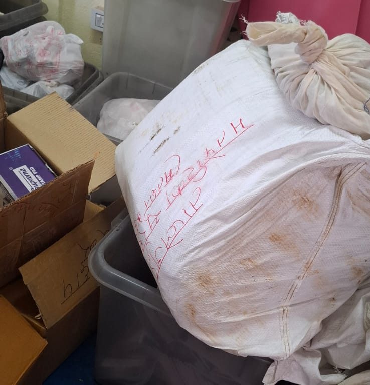 मतपत्र बाहेकका निर्वाचन सामग्री ताप्लेजुङ आईपुग्यो