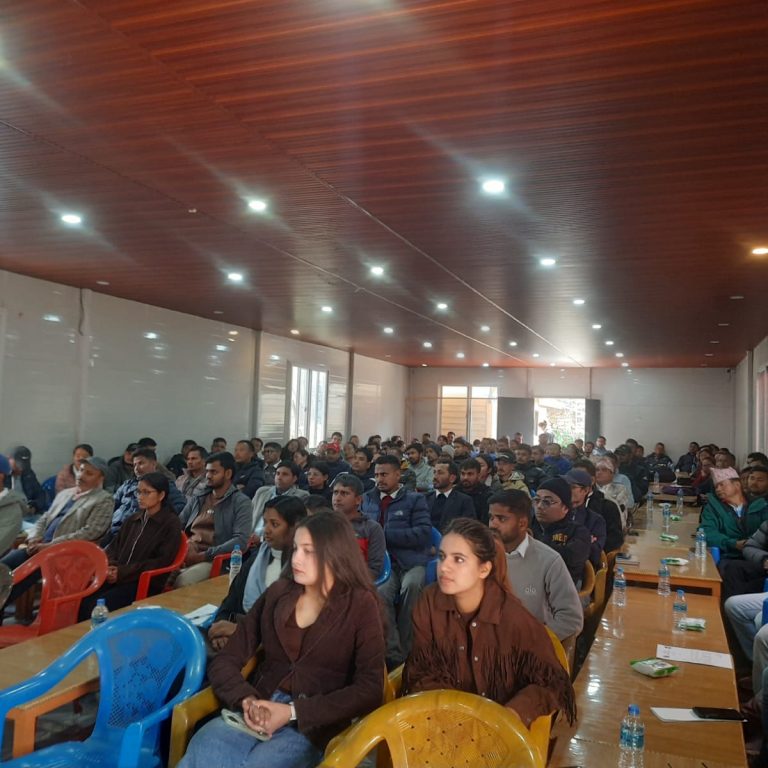 मतदान अधिकृत र सहायक मतदान अधिकृतको तालिम सुरु