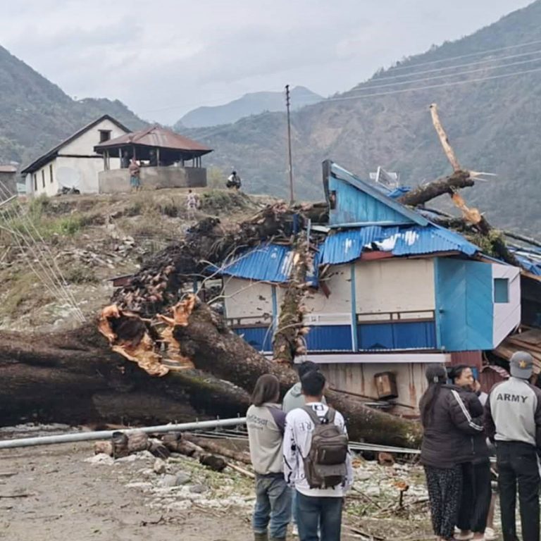 हावाहुरीले दर्जनौ घर तथा सार्वजनिक संरचनामा क्षति गर्दा ७५ लाख बढी नोक्सानी