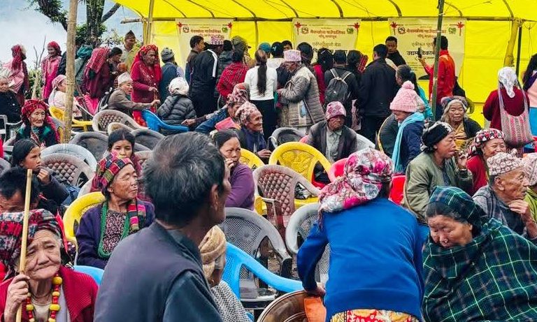 शिविरमार्फत स्थानीय सरकारको सेवा लिने सेवाग्राहीको भीड