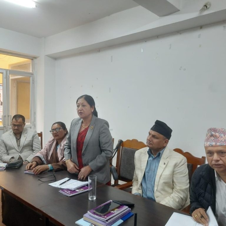 प्रधानमन्त्रीले शपथका बेला आफ्नी छोरी बोकेको फोटो ट्रोलिङ गर्ने शैलीप्रति ध्यानाकर्षण भएको छ :महिला आयोग