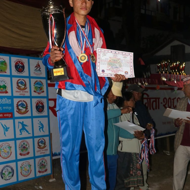 राष्ट्रपति रनिङ शिल्डमा ताप्लेजुङका अमिरलाई दोहोरो स्वर्ण
