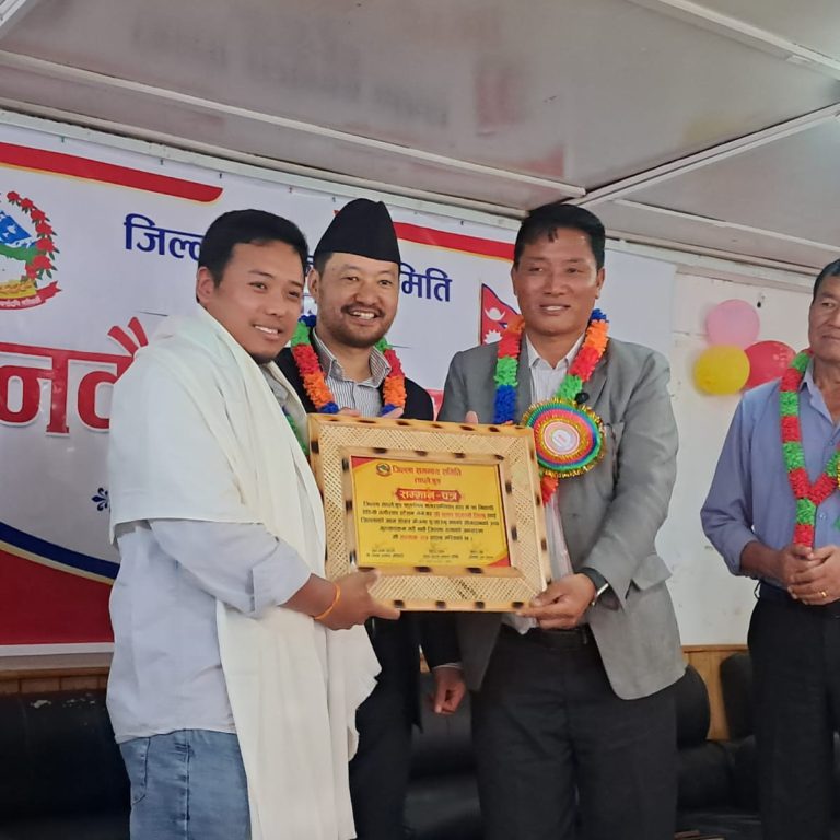 जिल्लासभामा पत्रकार फुरुम्बो सहित २५ जना सम्मानित