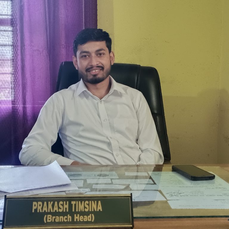 खाद्यको ताप्लेजुङ शाखाले छुट सहित चामल बिक्री गर्दै,शाखा प्रमुख भन्छन्‘फोन गरेर आए बिदाका दिन पनि चामल दिन्छौं’