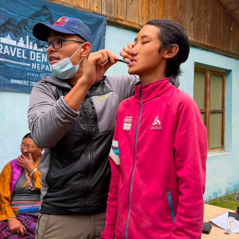 ताप्लेजुङका हिमाली बस्तिमा ट्राभल डेन्टल क्याम्प सम्पन्न