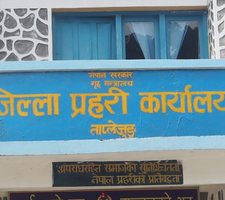 दुई तोलाको सिक्री र नगद चोरी गरेको आरोपमा पक्राउ