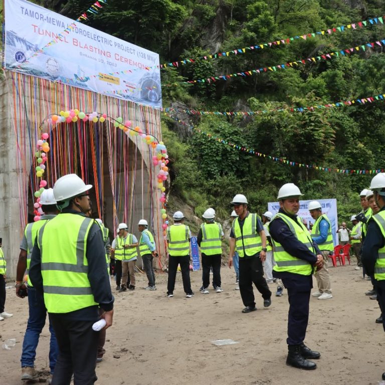 १२८ मेगावाट क्षमताको तमोर तमोर–मेवा जलविद्युत आयोजनाको भूमिगत उत्खनन् कार्य सुरु