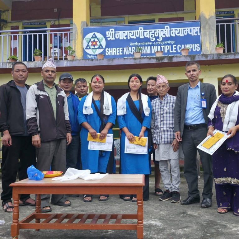 मैवाखोलाको नारायणी माविका उत्कृष्ट तीन बिद्यार्थीले पाए १ लाख रुपैयाँ पुरस्कार