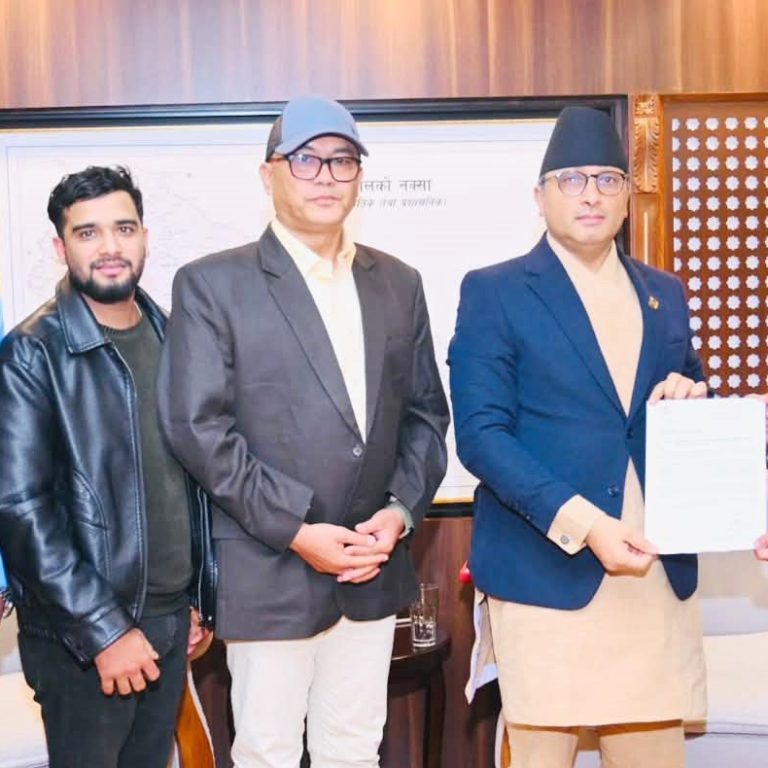 कार्यबाहक प्रधानमन्त्री डा.स्वर्णिम वाग्लेलाई भेटेर दोभानका अग्निपीडितलाई राहत र बासस्थानको व्यवस्था गर्न माग