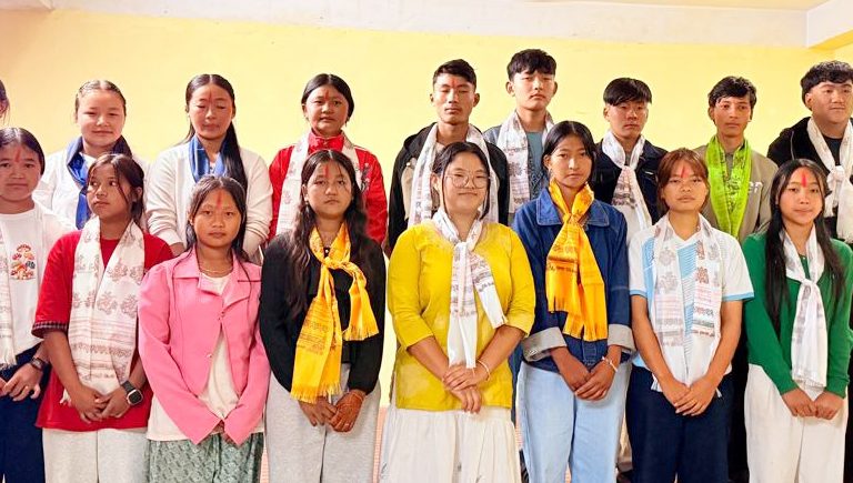 उच्च शिक्षा अध्ययन गर्ने दुर्गमका विद्यार्थीलाई छात्रवृति प्रदान