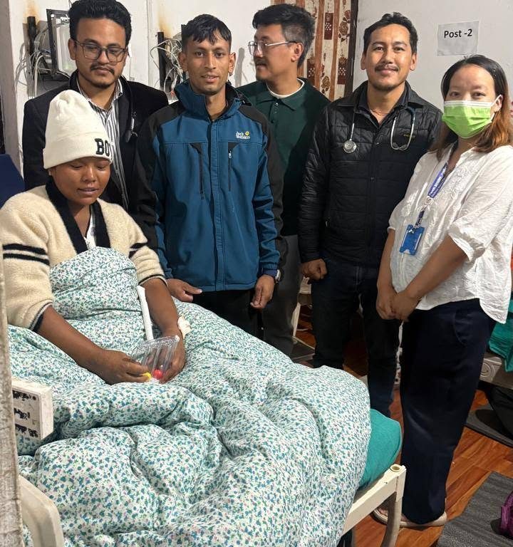 ताप्लेजुङ जिल्ला अस्पतालका चिकित्सक तथा स्वास्थ्यकर्मीको निरन्तरको मेहनेतले बच्यो आमा र बच्चाको ज्यान
